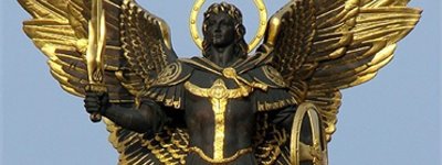 У Києві скульптуру архангела Михаїла хочуть поміняти на Гавриїла