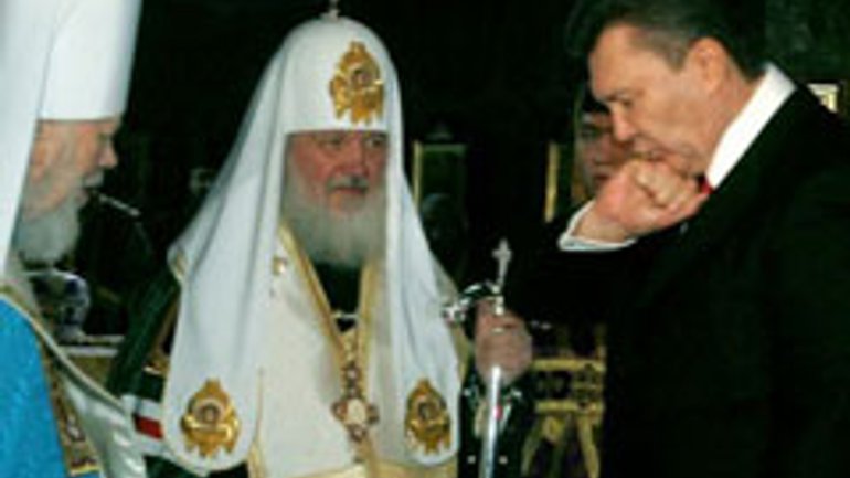 Археолог сомневается в подлинности княжеского перстня, подаренного Януковичу от УПЦ - фото 1