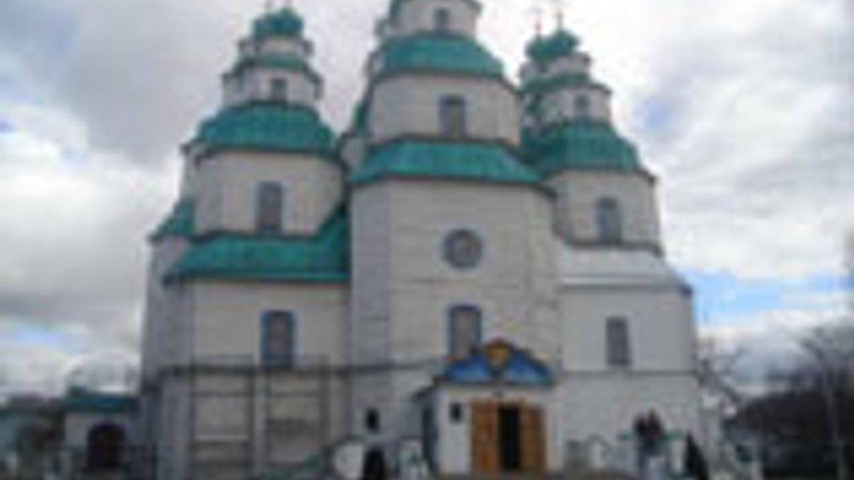 Деревянный Свято-Троицкий собор на Днепропетровщине требует реконструкции - фото 1