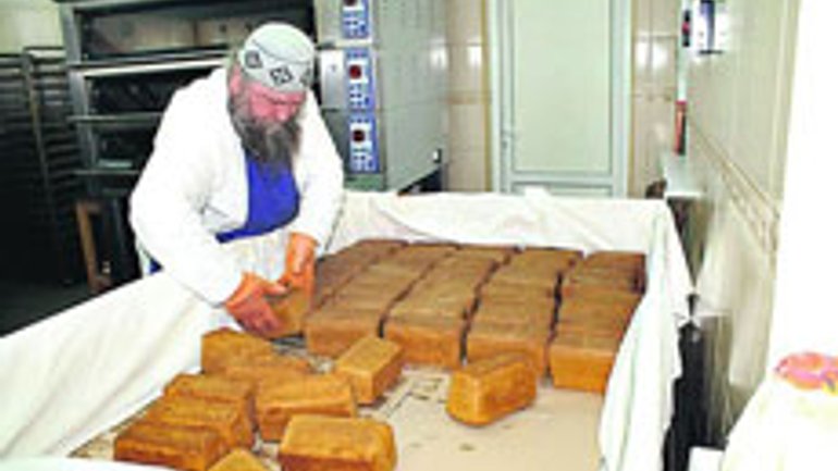 В Киево-Печерской Лавре начали выпекать хлеб - фото 1