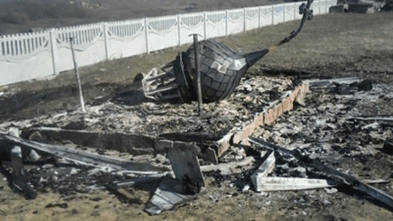 A chapel was burnt in a village near Odesa - фото 1