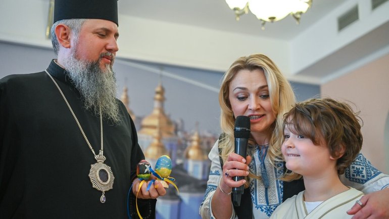 Предстоятель ПЦУ зустрівся з дітьми захисників України - фото 1