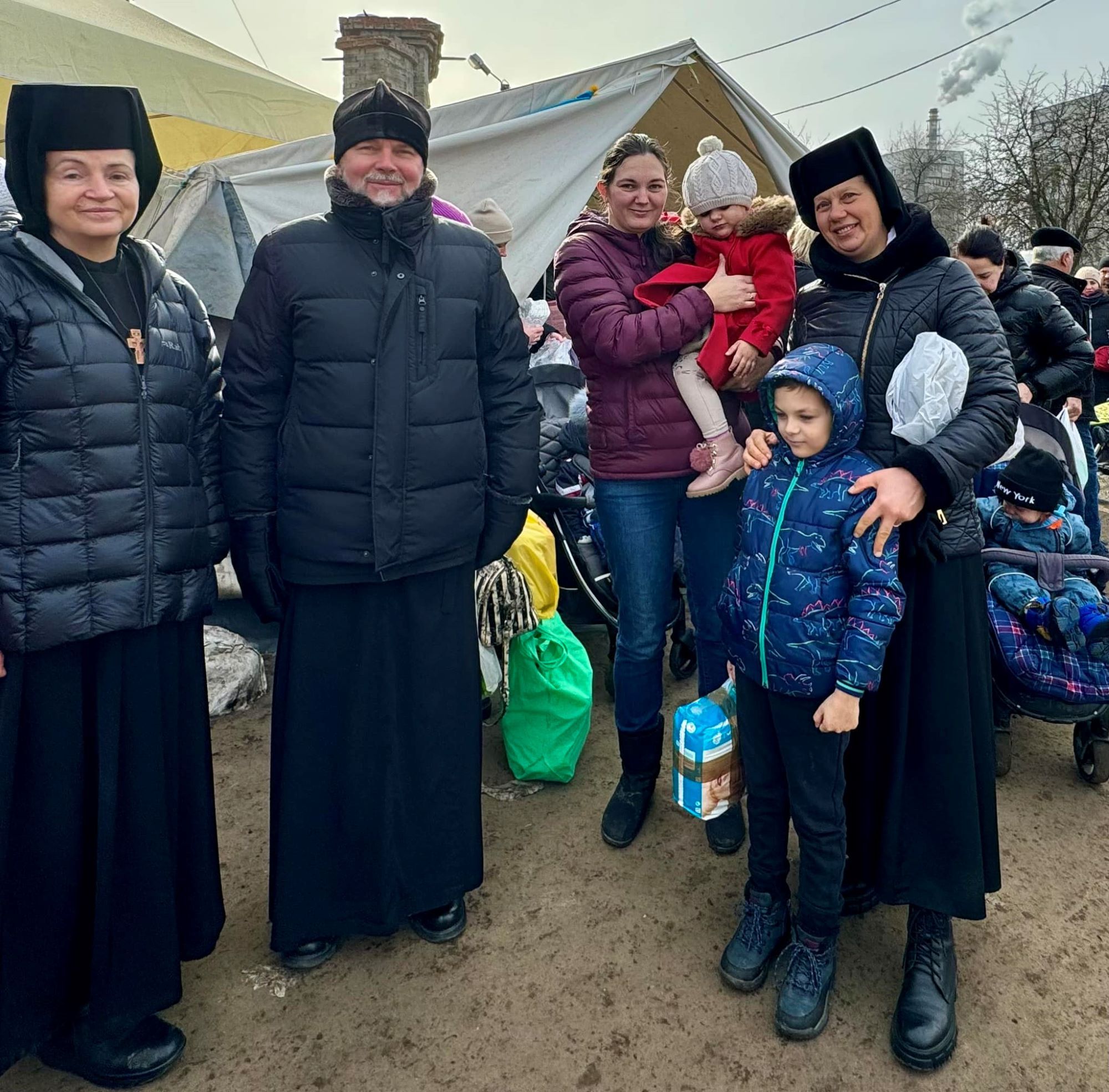 'Being with the people, addressing their needs, and aiding them through the hardships of war,' Bishop Vasyl Tuchapets on the Сhurch's mission in frontline Slobozhanshchyna - фото 131026